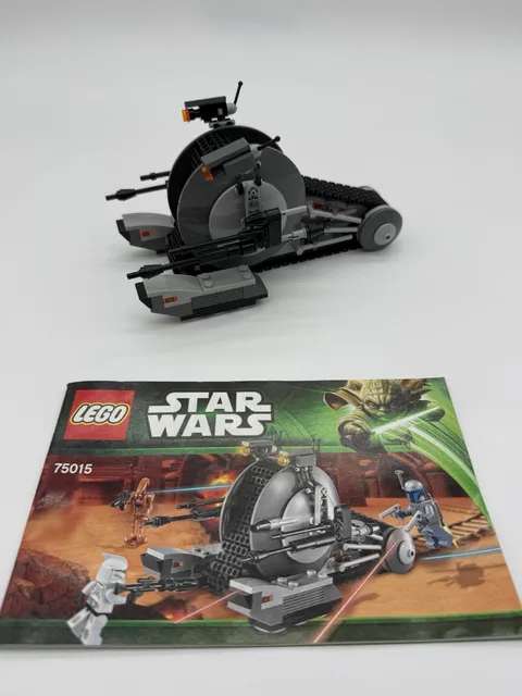 LEGO Star Wars: Corporate Alliance Tank Droid (75015) No minifigures.