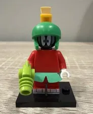 LEGO Looney Tunes Marvin the Martian Minifigure 71030 Ray Gun Stand