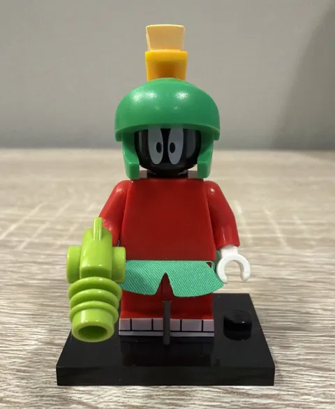 LEGO Looney Tunes Marvin the Martian Minifigure 71030 Ray Gun Stand