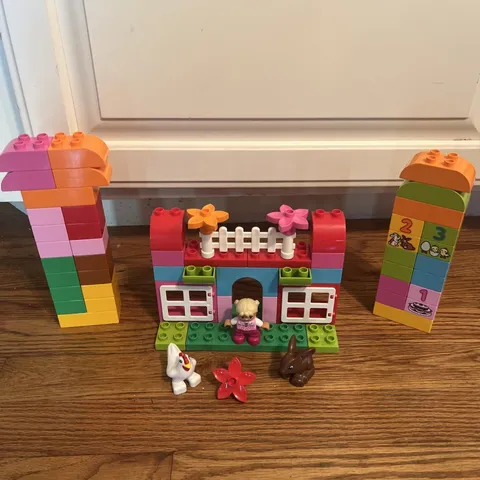 Lego Duplo All In One Pink Box of Fun Complete Set 10571 No Box