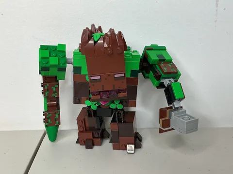LEGO Minecraft 21176 The Jungle Abomination [PRE-BUILT]