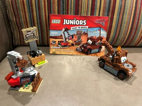 LEGO Juniors Disney Cars 3 Mater's Junkyard 10733 Retired Complete w/ Manual