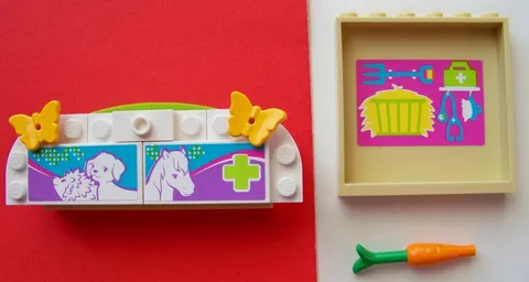 Lego Friends SIGN piece HAY and CARROT pieces from set 3188 Heartlake vet lot