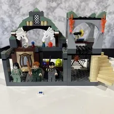 Lego Harry Potter 4752 Professor Lupin's Classroom Complete w/ MiniFigs  2004