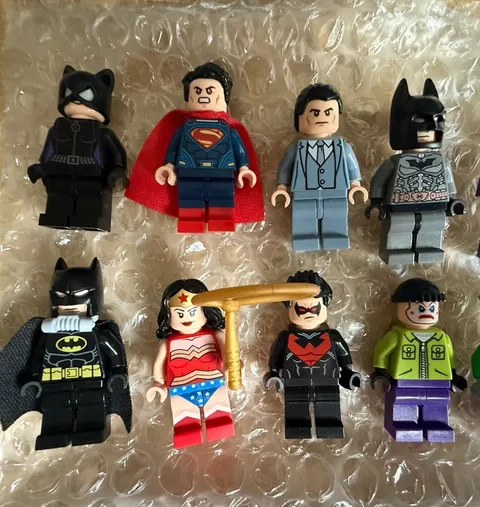 Lego DC Super Heroes Minifigures Lot and Accessories