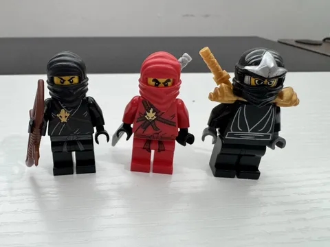 3 LEGO Ninjago Minifigures Lot: Kai Red Ninja + Cole Black + Samurai Armor Black