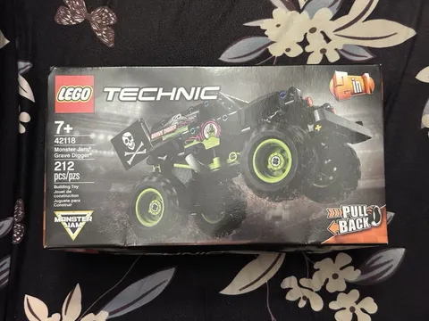LEGO TECHNIC Monster Jam Grave Digger (42118) NEW SEALED