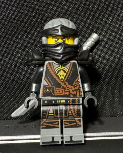 LEGO NINJAGO Minifigure Hands of Time Cole
