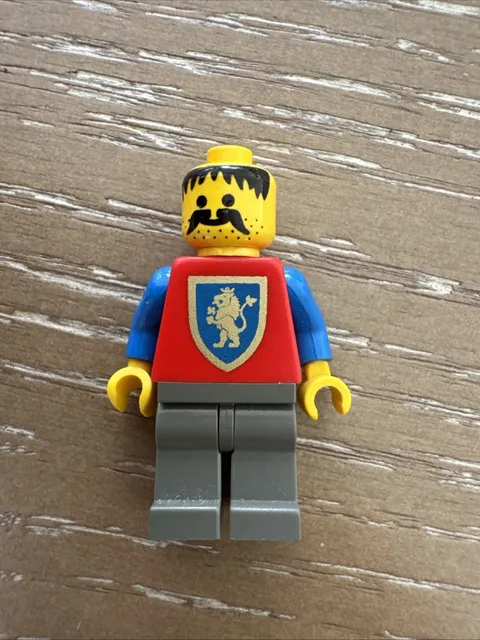 Lego Crusader Lion 6102 Dark Gray Chin-Guard Castle Minifigure