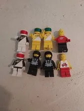 Vintage Legos Spaceman Figures Lot Of 8