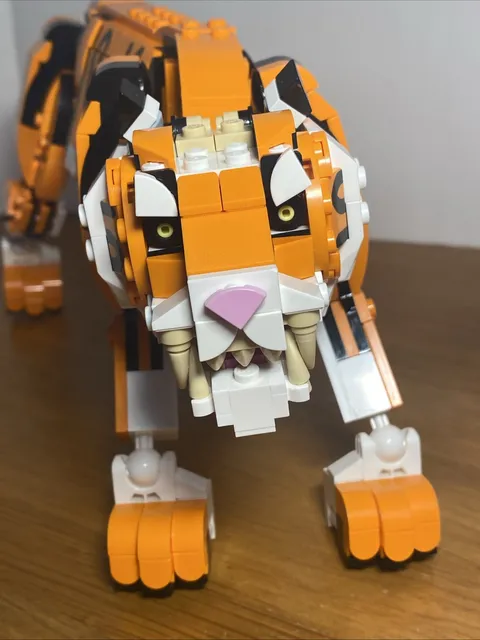 LEGO CREATOR 3-in-1 Majestic Tiger (31129) missing some pieces