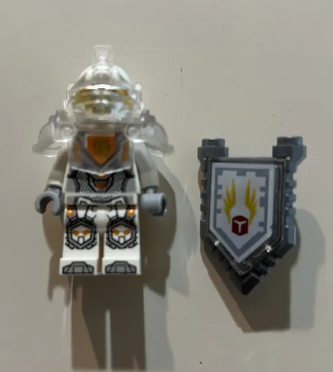 Lego Minifigure Ultimate Lance Nexo Knights With Shield & Trans Armor & Visor