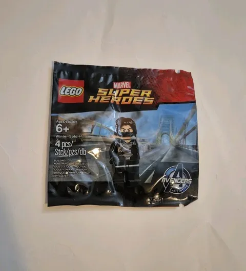 RARE New LEGO Winter Soldier Minifigure 5002943 MARVEL Avengers Bucky Barnes