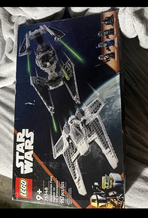 LEGO Star Wars 75348 Mandalorian Fang Fighter vs TIE Interceptor 957pcs Box