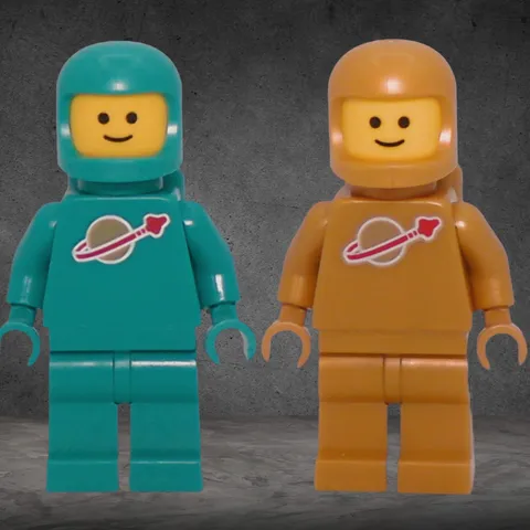 Lego 21358 Gold and Teal Spaceman Minifigures-Rare Classic Vending Machine Set