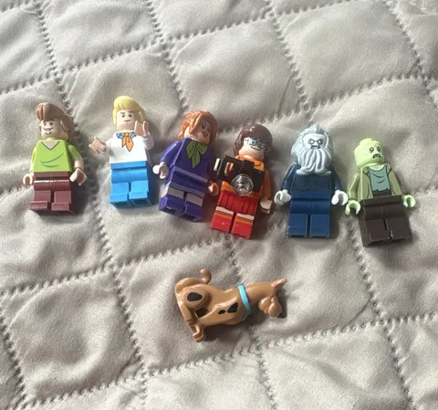 LEGO Scooby-Doo Minifigure Lot of 6 Shaggy Fred Daphne Velma Scooby-Doo