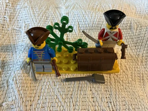 Vintage Lego Pirates Pirate's Plunder Set 6237 Complete Minifigures 1993