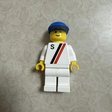 LEGO MINI–TOWN CITY CLASS, WHITE ‘S’, BLACK / RED STRIPES, BLUE CAP-GENT USED