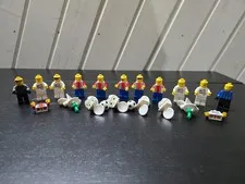 Vintage LEGO Soccer Football Minifigure Lot 11 Players 2 Balls 6 stands 1998
