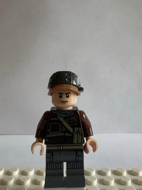 LEGO Star Wars Rebel Trooper Minifigure Rogue One 