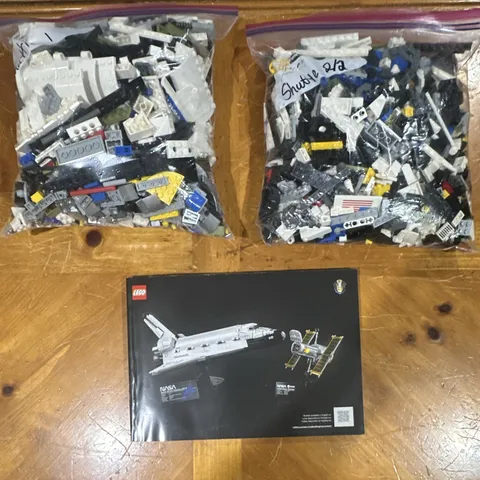 LEGO 10283 NASA Space Shuttle Discovery complete set w/ Instructions 2354pcs