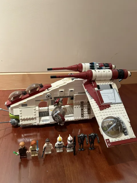 LEGO Star Wars Republic Gunship (75021) Complete w/ Instructions & Minifigs