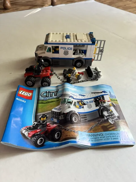 LEGO CITY: Prisoner Transporter (60043)
