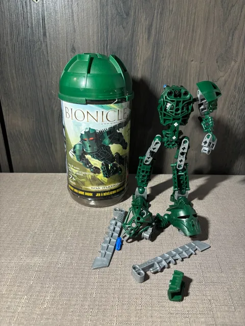 LEGO BIONICLE: Toa Maiali (8605) with Cannister [MISSING PIECES]