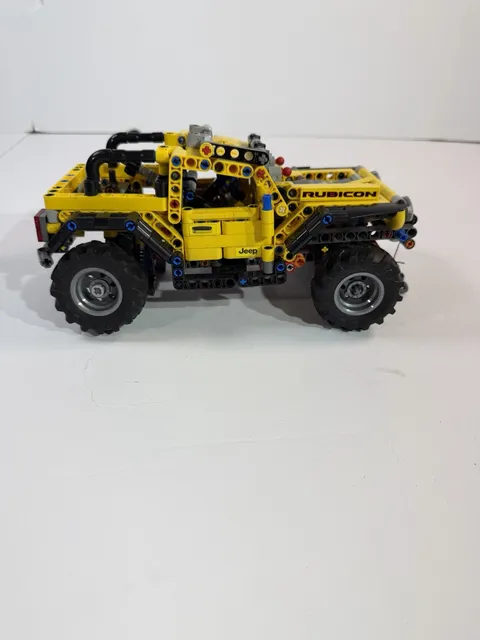 LEGO Technic Jeep Wrangler Rubicon 42122 Built Off Road Truck No Box