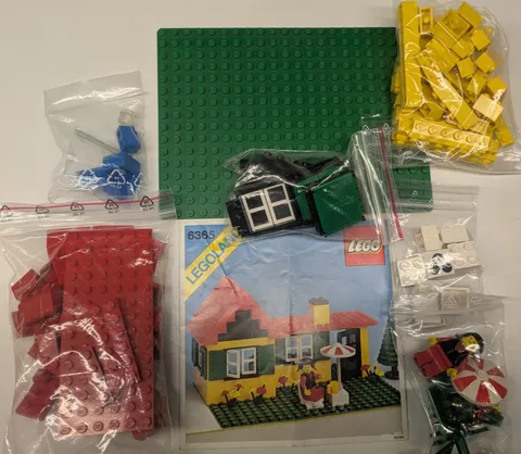 RARE!! LEGO 6365 - 1 Classic Town Summer Cottage 1981 + Instructions