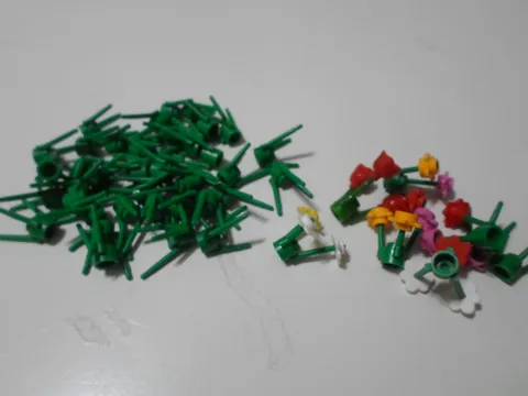 Lego 3741  Plant Flower Stem With Stud And 3 Stems Quanity 45  (5 with Flowers)