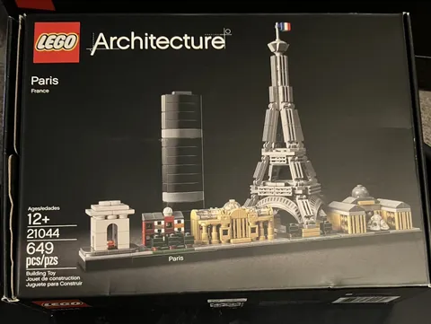 LEGO Architecture Paris 21044 Skyline Complete Set 649pc Open Box 