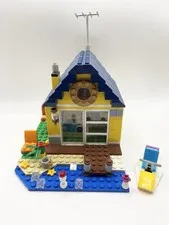 LEGO Creator 31035 Beach Hut  3-in-1 (Retired set) (Incomplete)