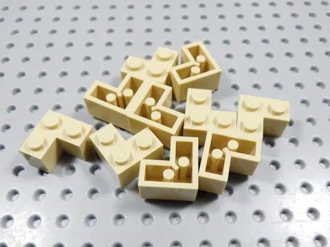 LEGO Lot of 10 Tan 2x2 Corner Bricks BC
