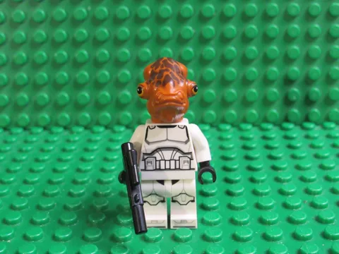 LEGO Star Wars SW1378 Ackbar Trooper Minifigure 75388 AT34