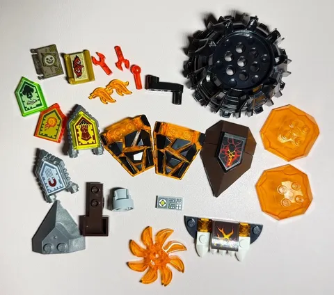 Lego Nexo Knight Shields & Parts From 70313 Moltor’s Lava Smasher