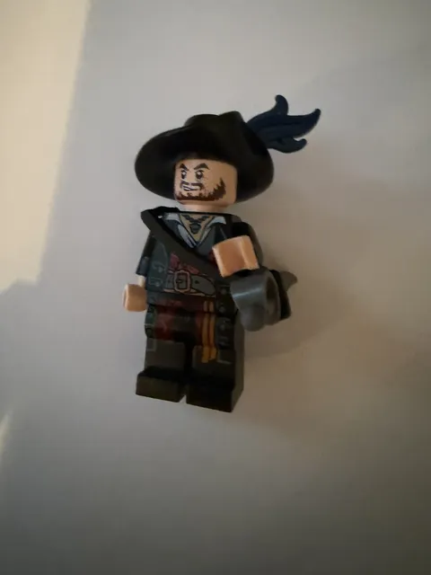 LEGO Hector Barbossa Minifigure Pirates of the Caribbean POC004 2011 - 4181 R 1