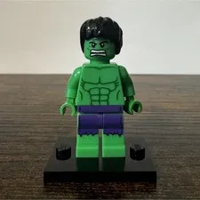 LEGO Marvel Hulk Minifigure Green w/ Black Hair, Purple Shorts 