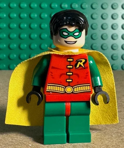 LEGO Batman 2008 Minifigure Robin - Short Hair Bat025 7885 Authentic PLEASE READ