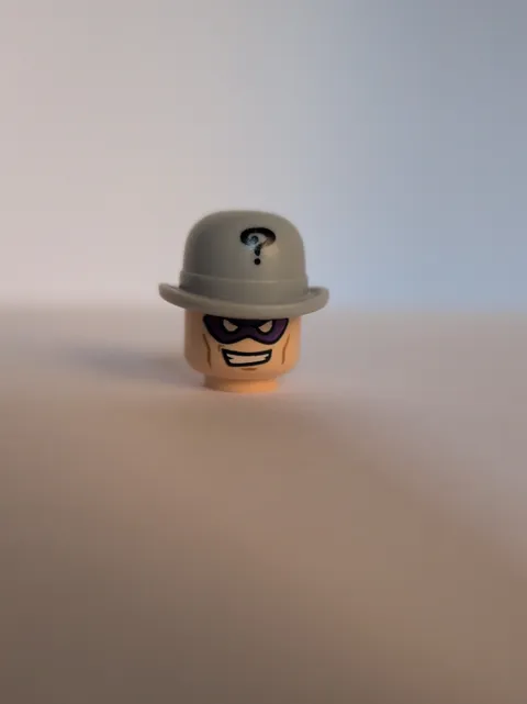 Genuine LEGO Minifigure DC Super Heroes RIDDLER Head and Gray Hat only Batman
