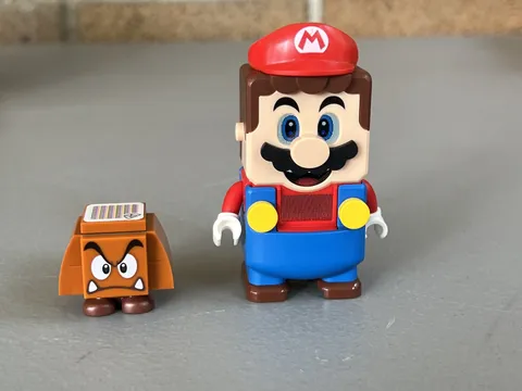 LEGO Super Mario Adventures Course 71360 Interactive Figure & Goomba loose figs