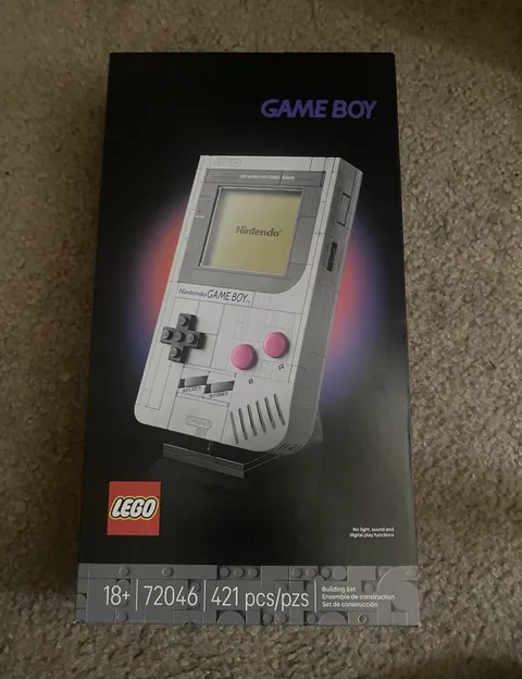 LEGO GAME BOY complete set all pieces, box included, booklet included.