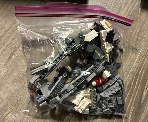 LEGO star wars hoth AT ST set 75322 ALMOST complete? Or it is. includes randoms.