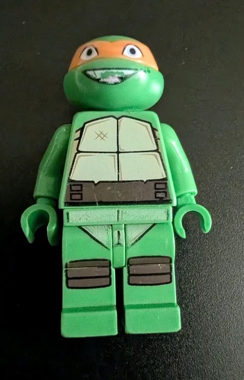 LEGO TMNT Teenage Mutant Ninja Turtles Michaelangelo Grin Minifig
