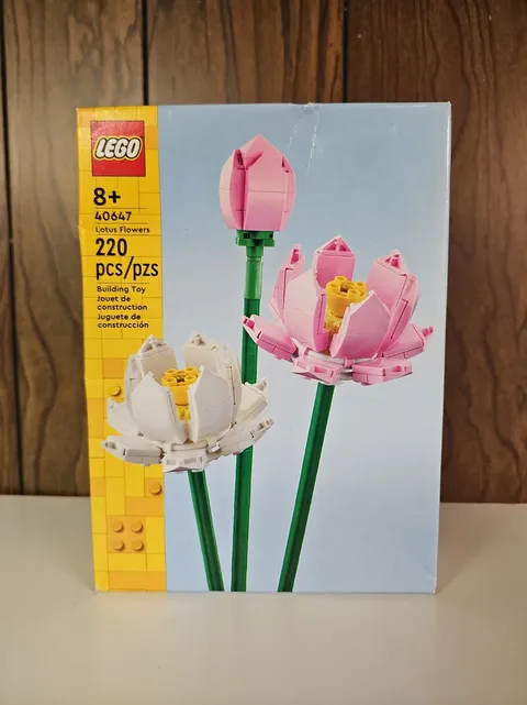 LEGO Botanicals Lotus Flowers 40647 Brand New In Box