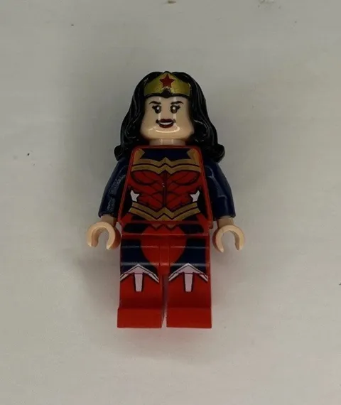 Minifigure Minifig LEGO DC Superheroes Wonder Woman **NO LASSO/CAPE/ACCESSORIES