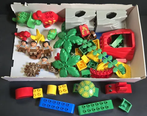 1997 Lego Duplo 2605 Dinosaur Park figures in Box  Complete w/ extra pieces