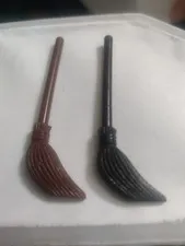 LEGO Harry Potter 1 Black Broom & 1 Brown Broom