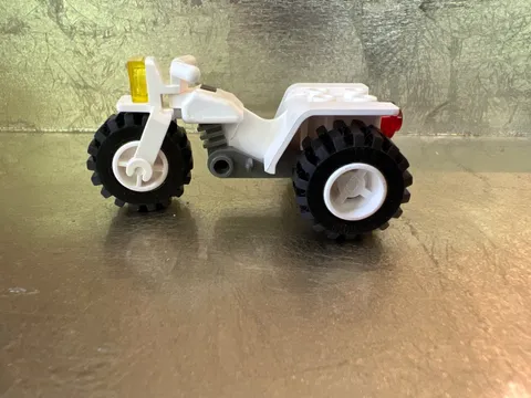 LEGO 3 Wheeler ATV Tricycle Motorcycle White 30187c01b Minifigure Police Nice!