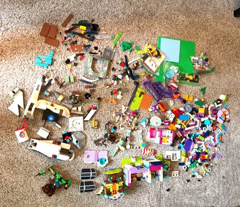 LEGO LOT-Assorted Bricks, People, and partly Assembled Sets- 6.5 LBS